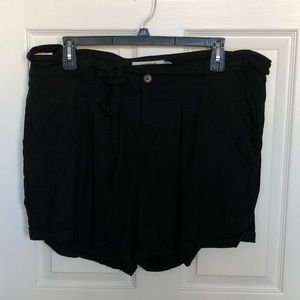Torrid Tie front mid short